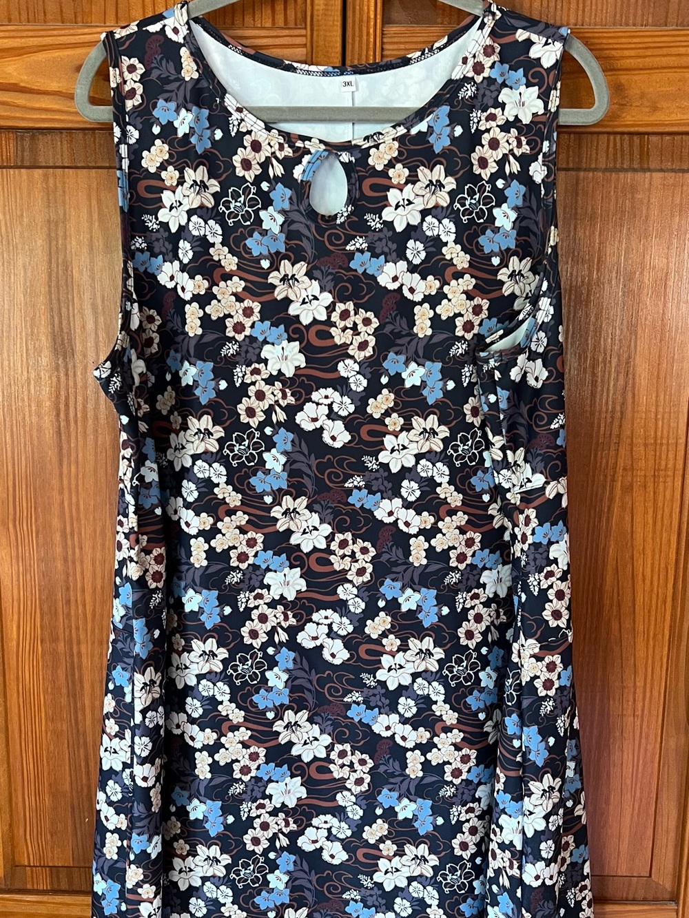 Floral Keyhole Sleeveless Tank Top - Blue & Cream